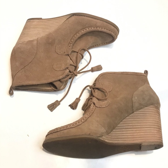 {LUCKY BRAND} "Yaney" Suede Wedge Lace Up Tan - Picture 3 of 11